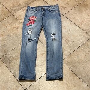 Kut from the Kloth Light Blue Distressed Jeans with Red Rose Embroidery. Size 6